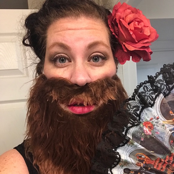 Meet your Posher, Andrea - Picture 3 of 4